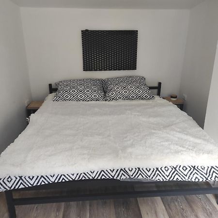 Klid Apartamento Budyne nad Ohri Exterior foto